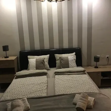 Nirvana Apartment *